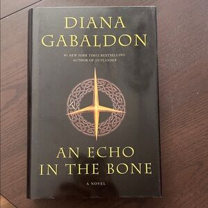 Diana Gabaldon "An Echo in the Bone" Hardcover Book - Black with Gold Accents
